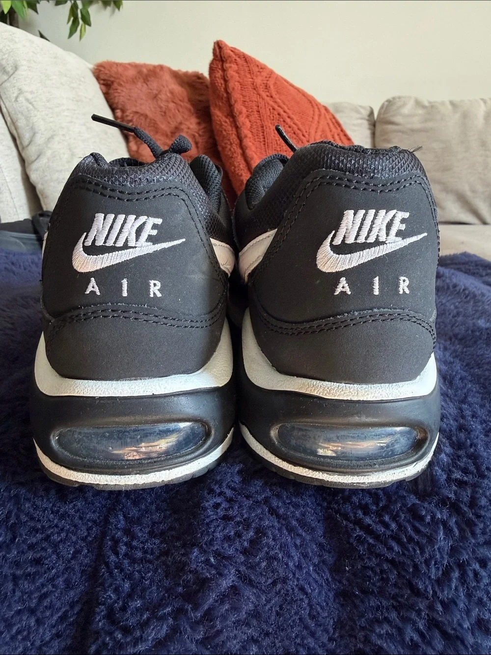 Nike Women's Black and White Sneakers - Size 8